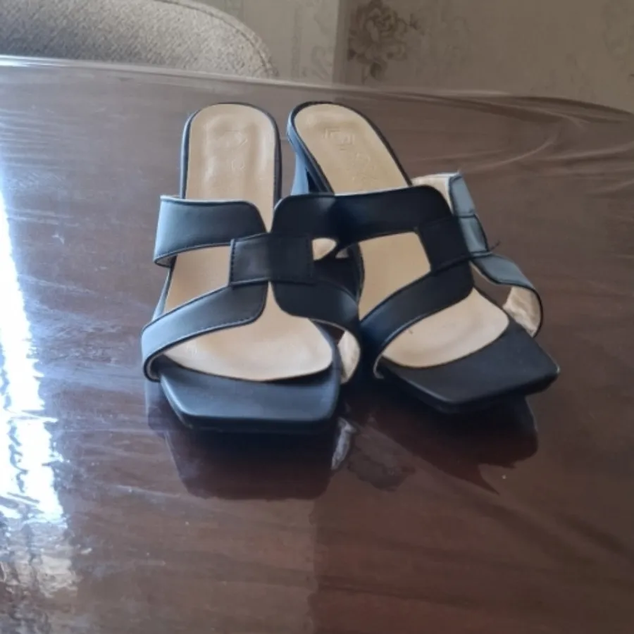 صندل مشکی هرمس