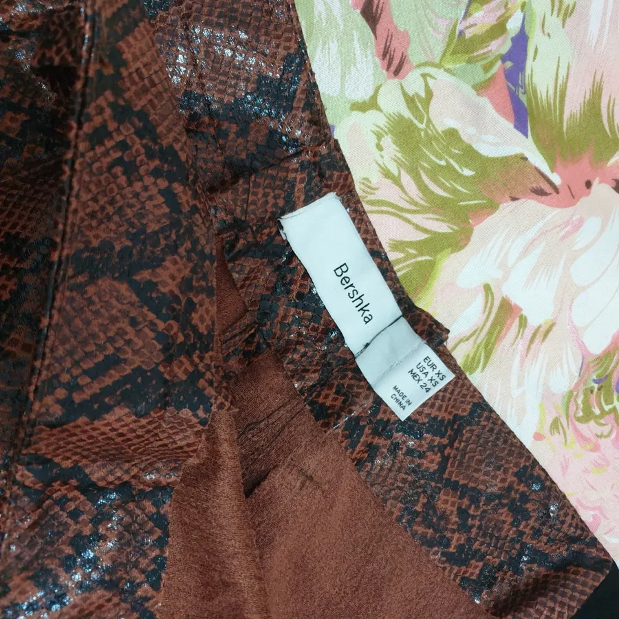 شلوار چرم Bershka