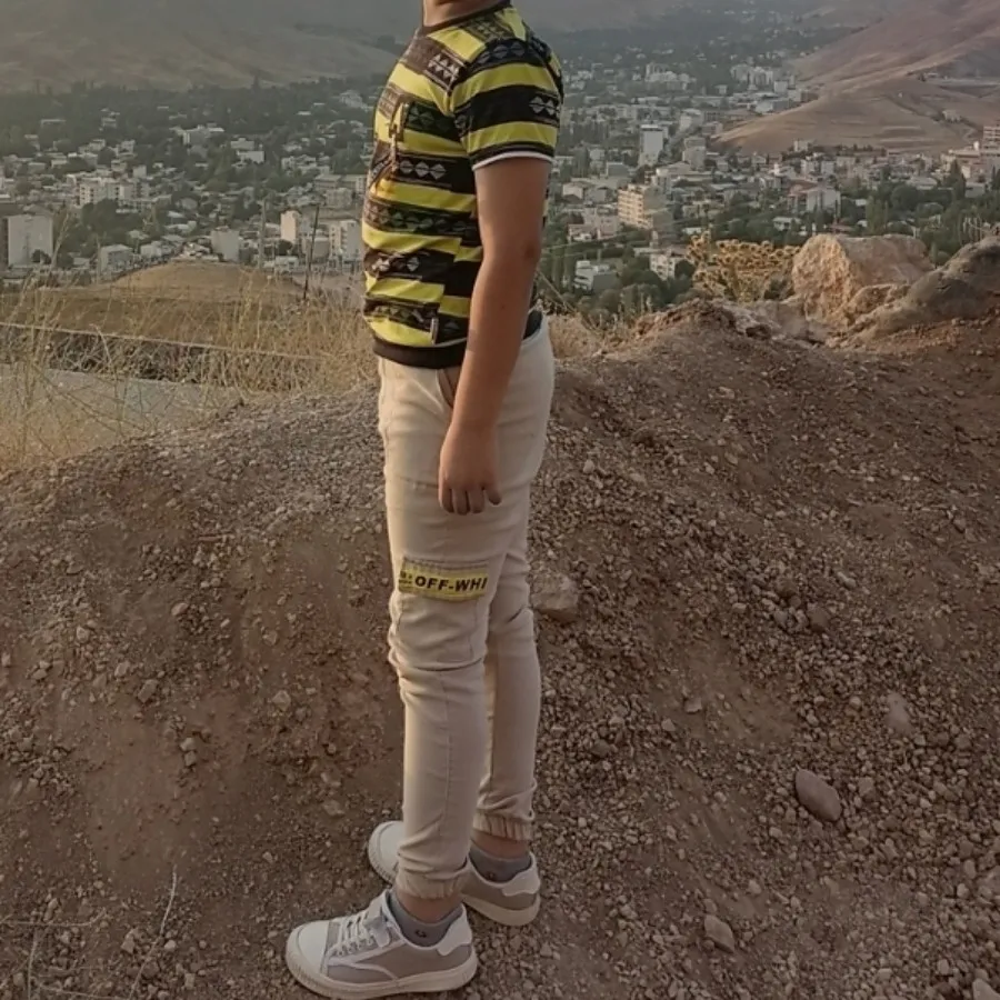 ست شلوار و تیشرت بچگانه