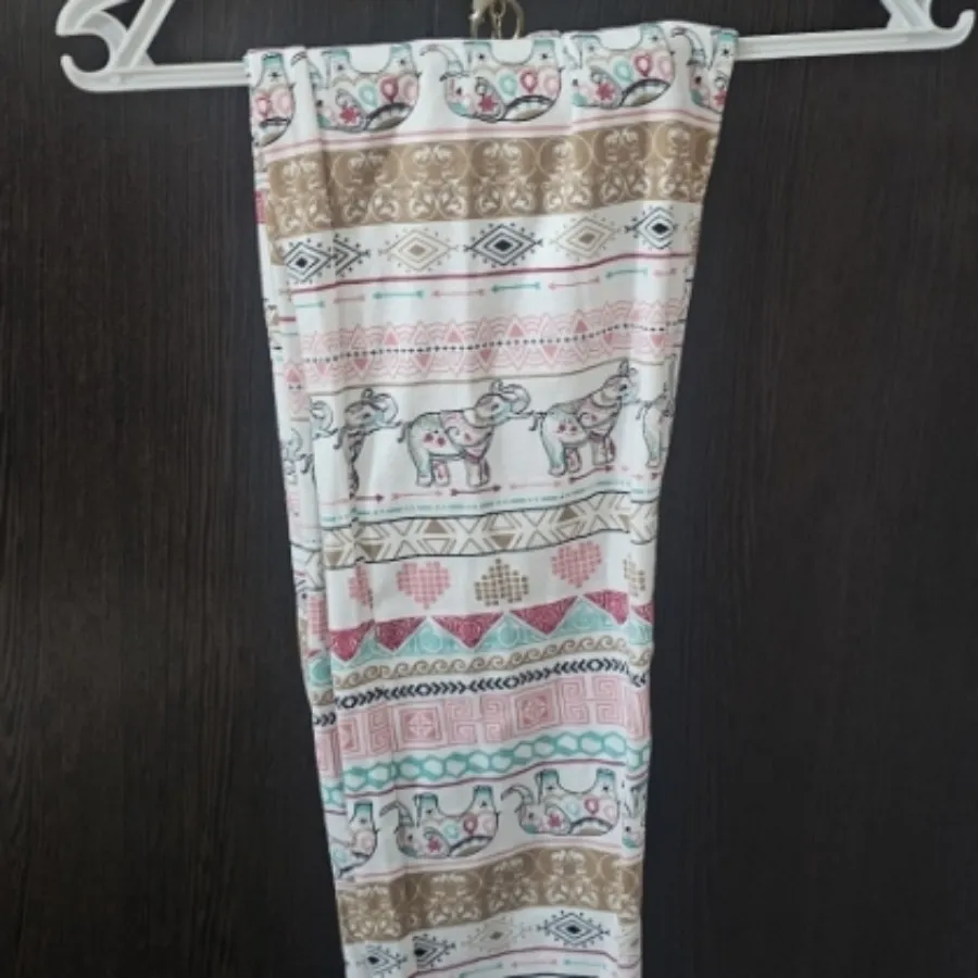 شلوار توی خونه ای