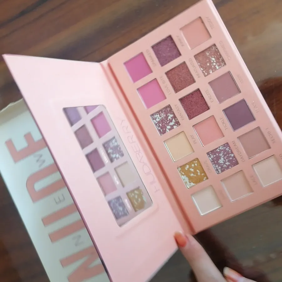 پالت سایه برند Hudabeauty