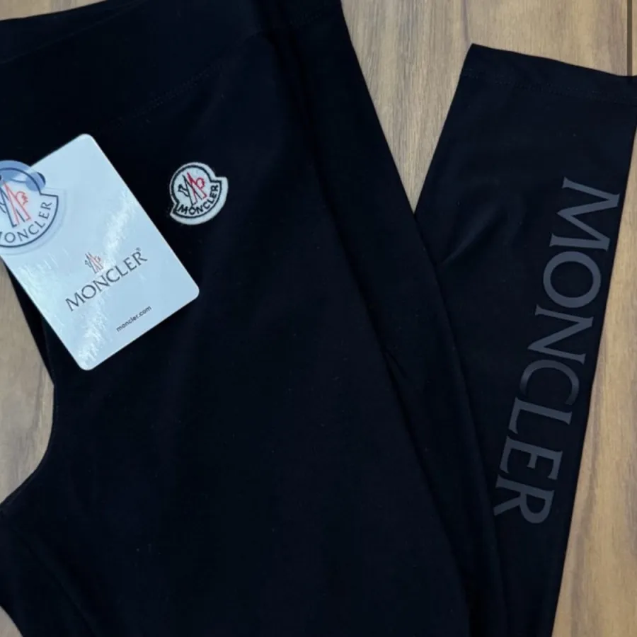 لگ Moncler