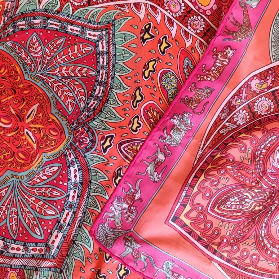 روسری ابریشم طرح باغ ملکه
