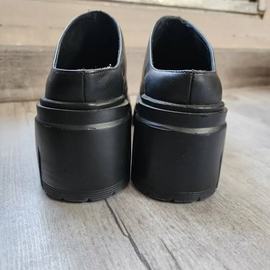 کفش پشتباز آرتمن