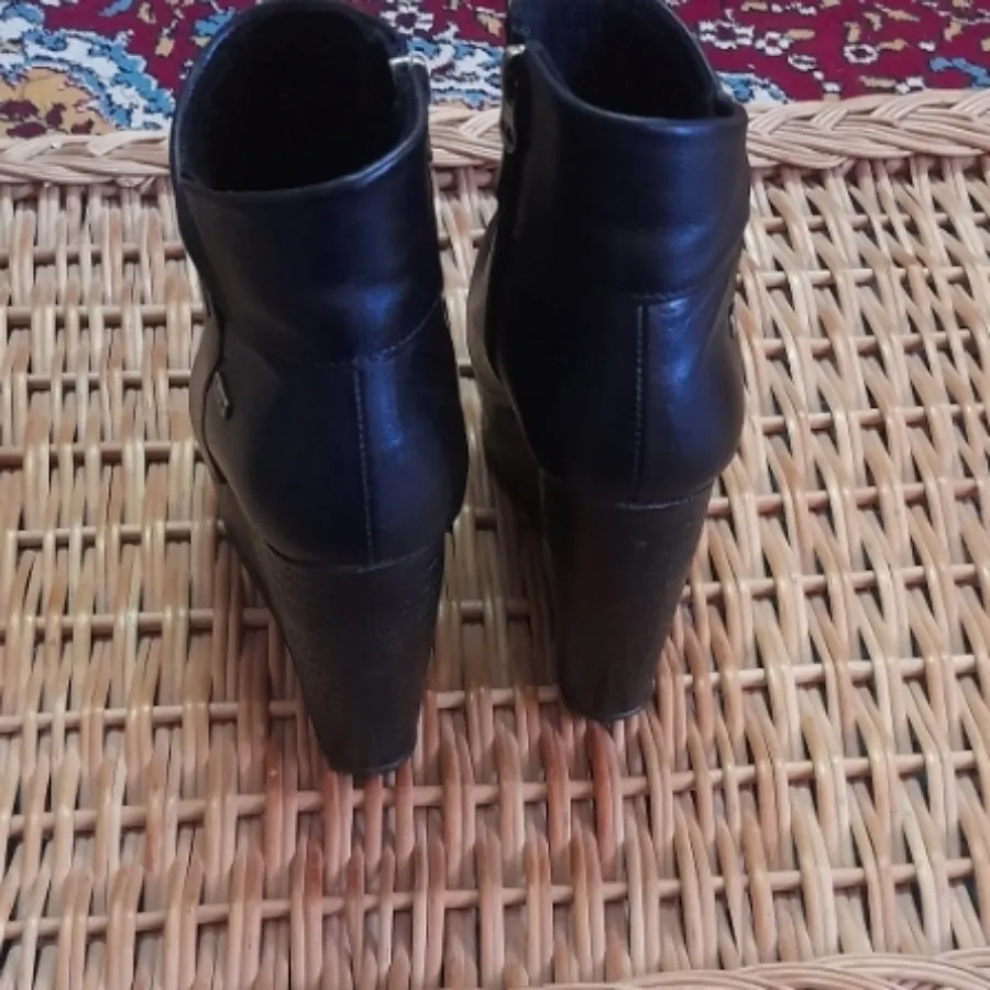 نیم بوت چرم