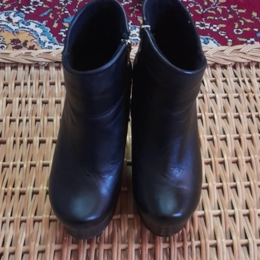 نیم بوت چرم