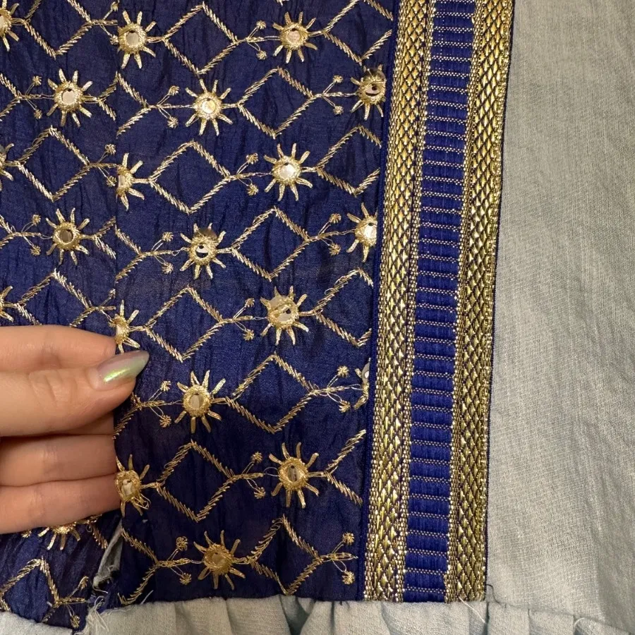 مانتو عروسکی