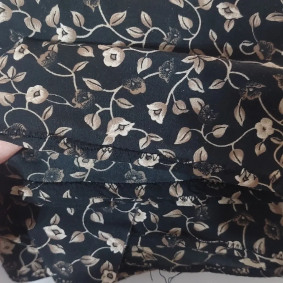 چادر رنگی دوخته شده
