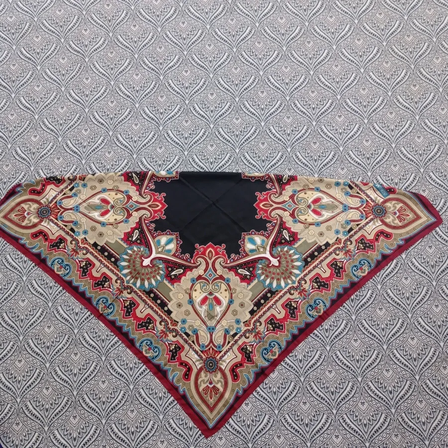 روسری ساتن
