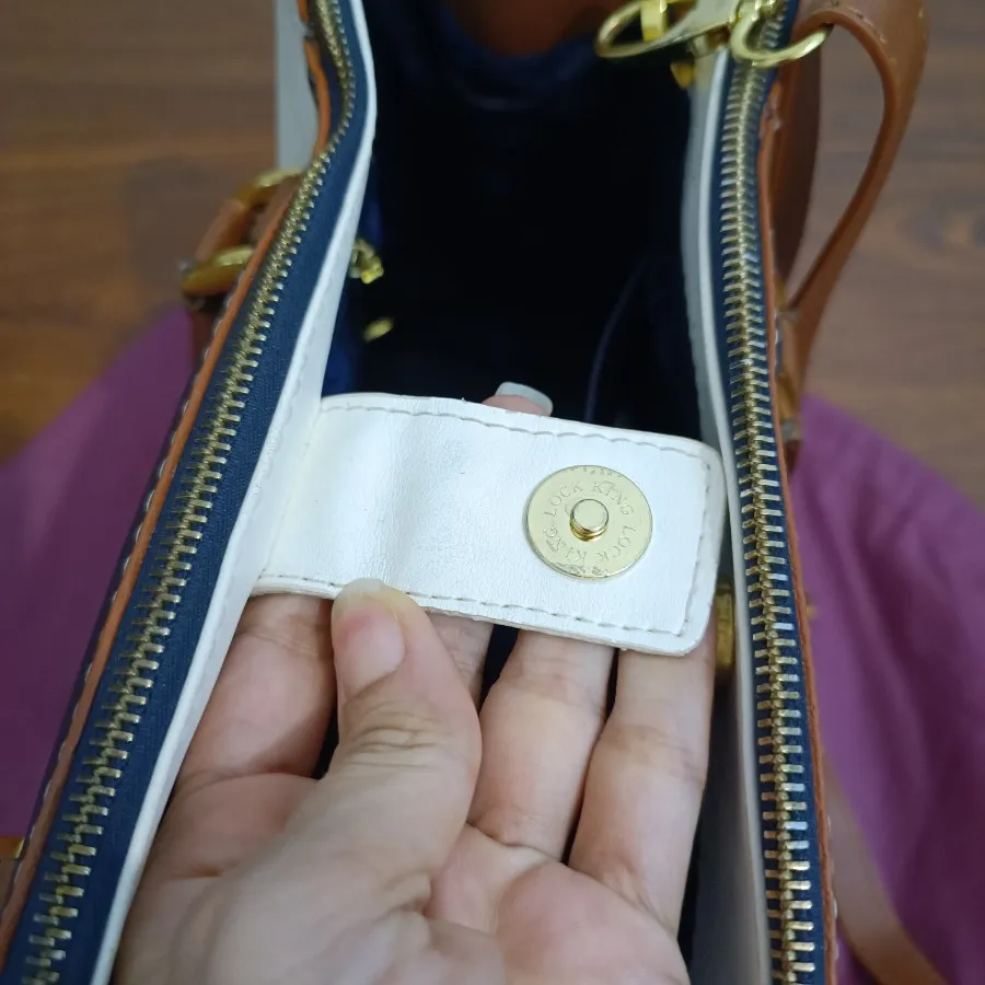 کیف چرم بوفالو سفید
