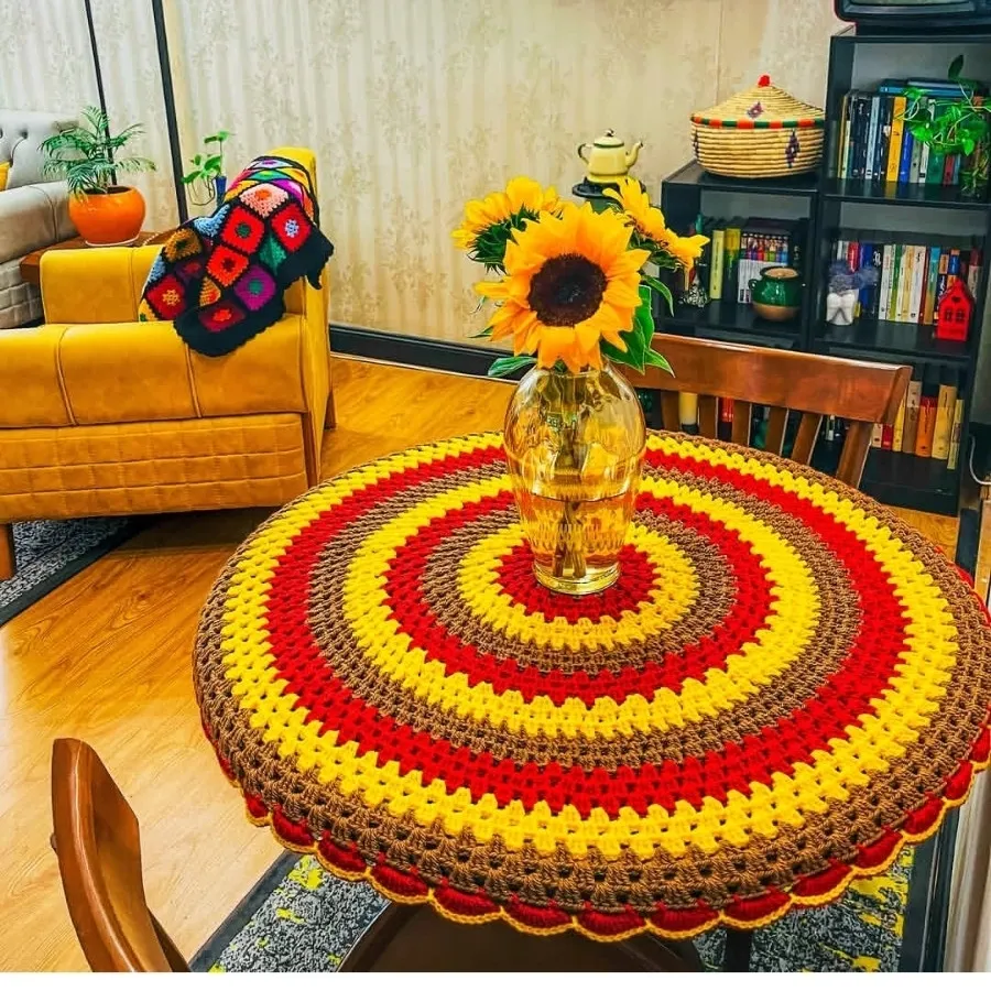 رومیزی دایره رنگارنگی