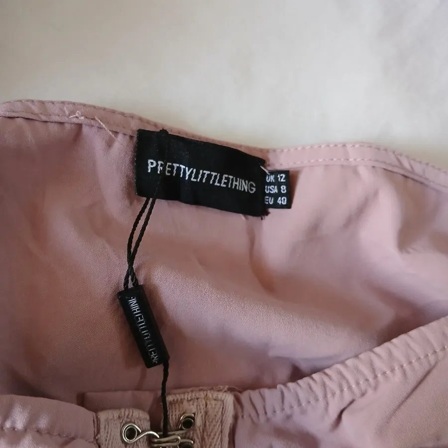 کراپ prettylittlething