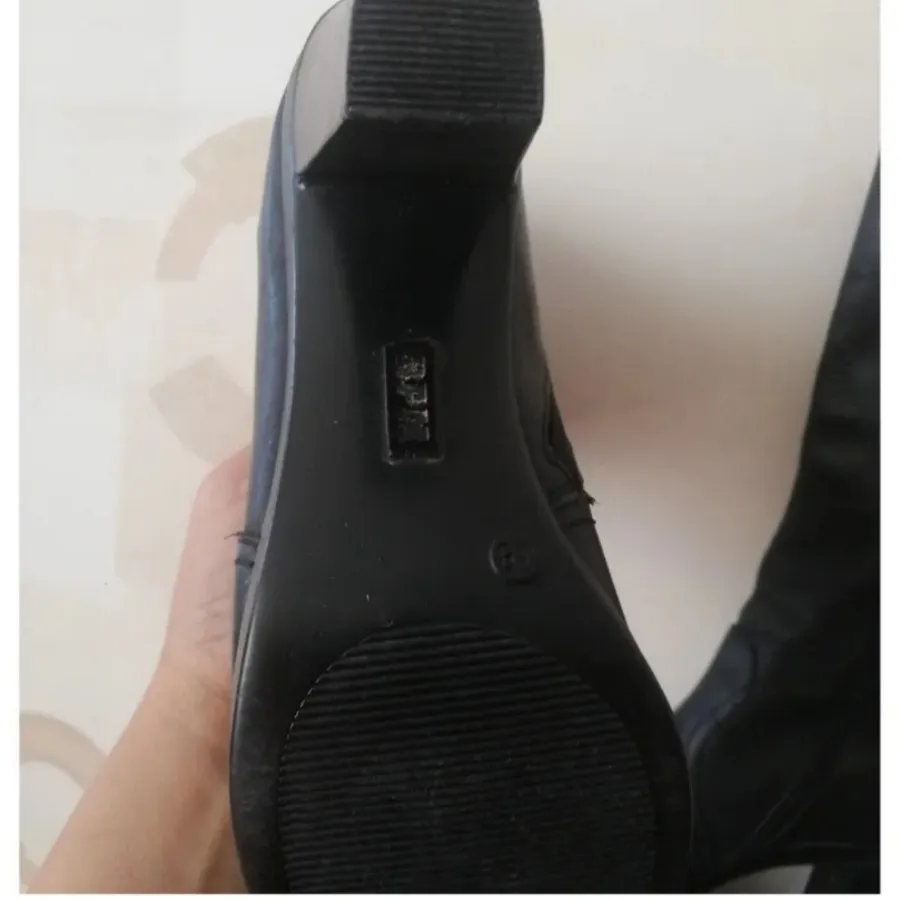 نیم بوت خاتون