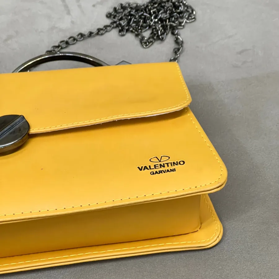 کیف Valentino