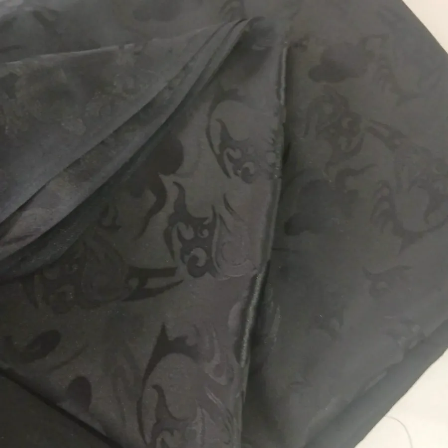 پارچه چادری دوخته نشده