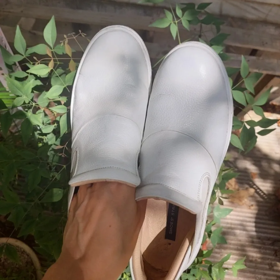 ونس چرم سفید