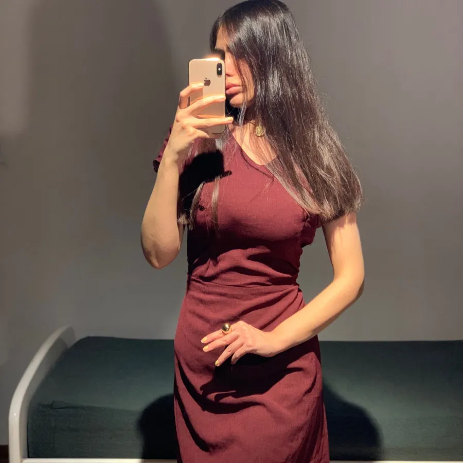 پیراهن زرشکی