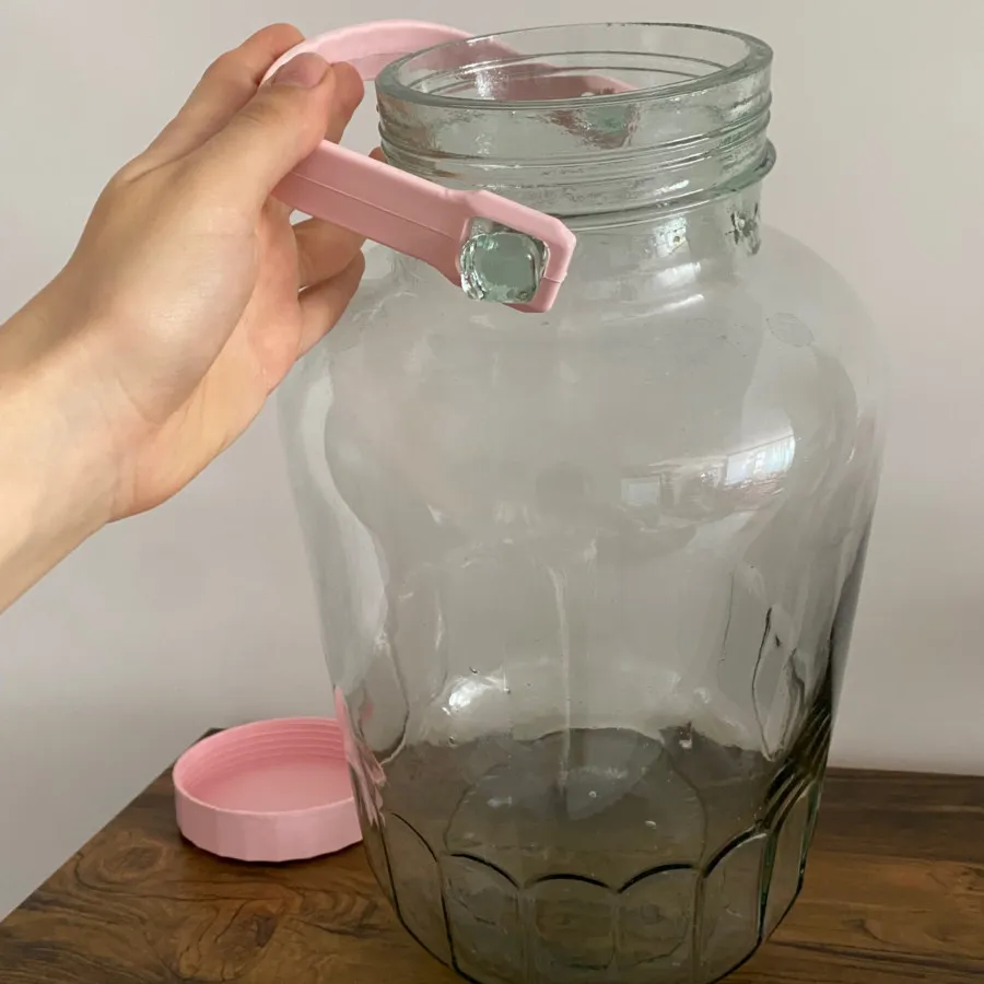 بانکه شیشه ای