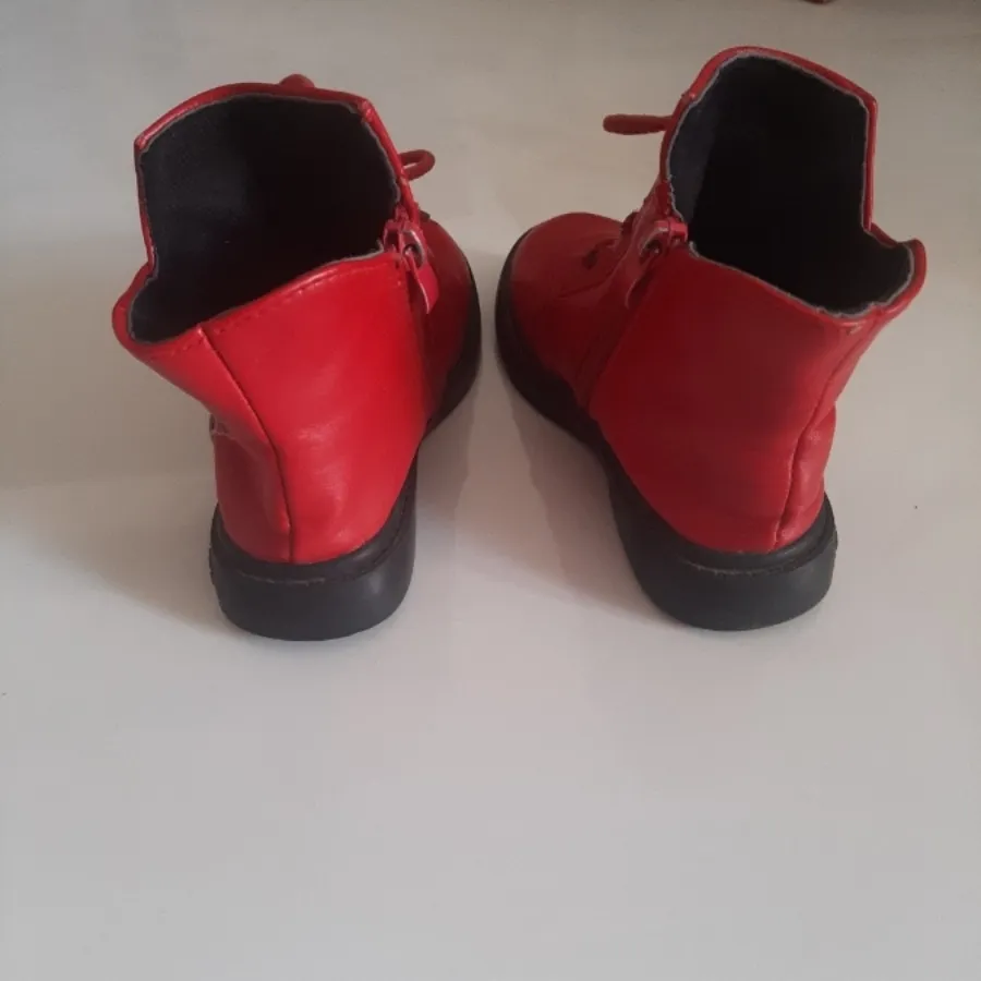 بوت دخترانه