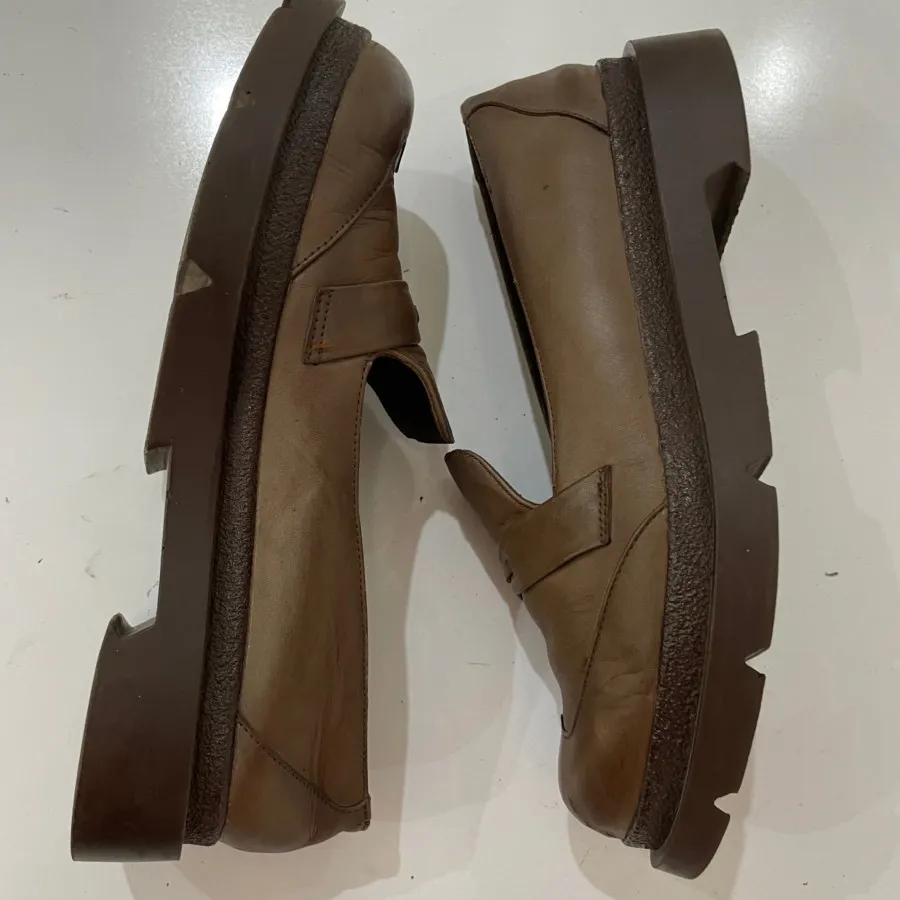 کفش چرم قهوه ای