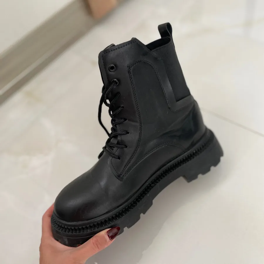 بوت دخترانه