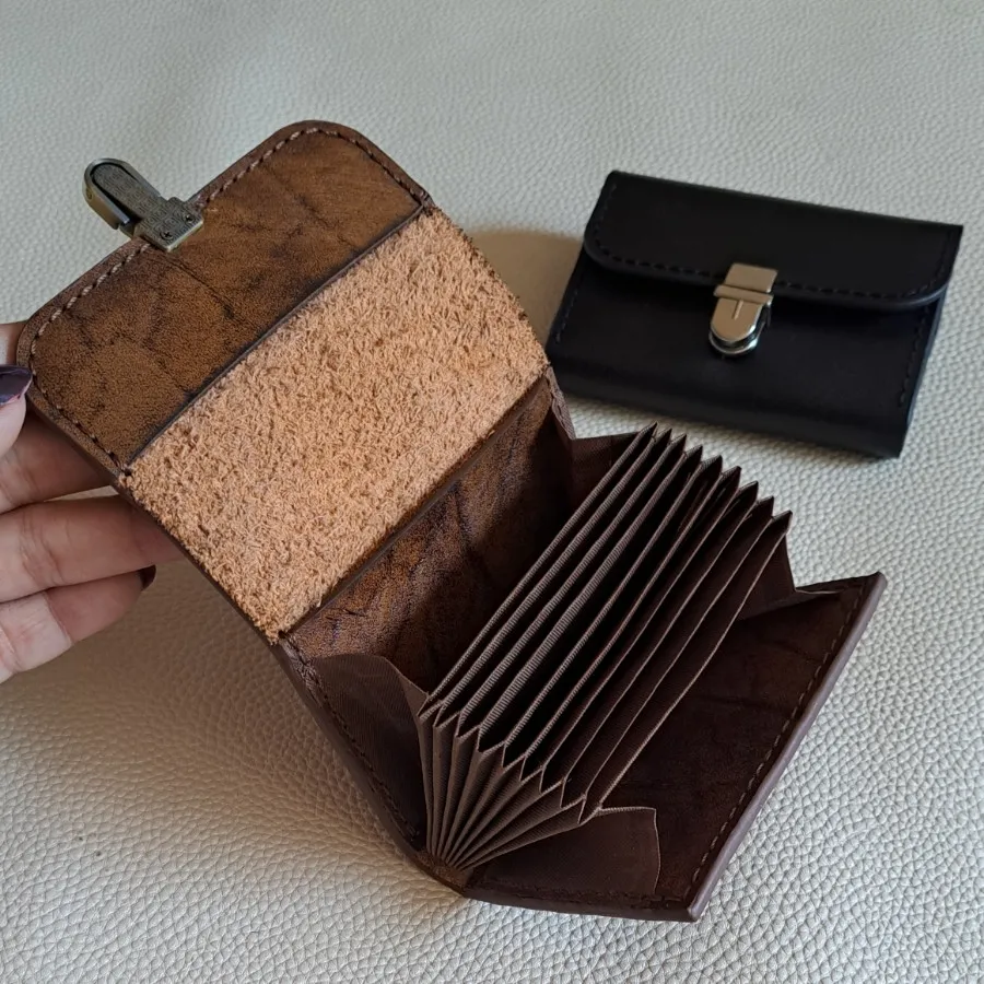 جاکارتی آکاردیونی چرم
