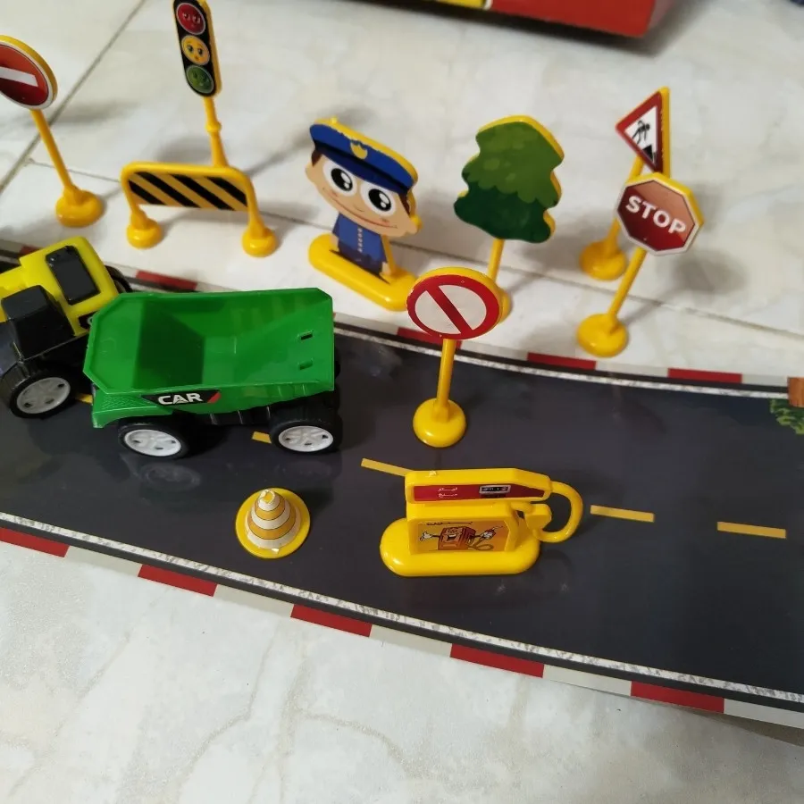 ماشین و علایم رانندگی