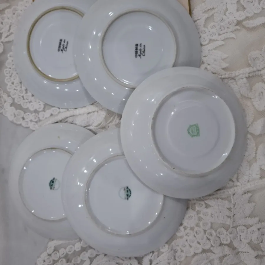 نلبکی قدیمی بزرگ