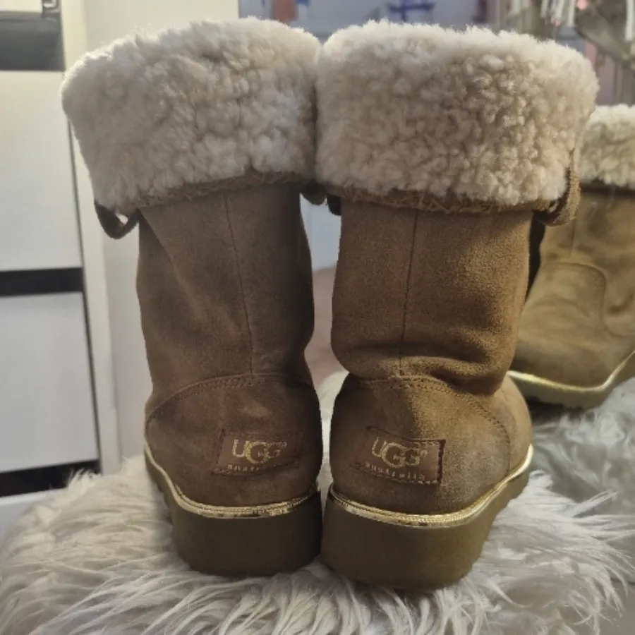 بوت برند اورجینال Ugg