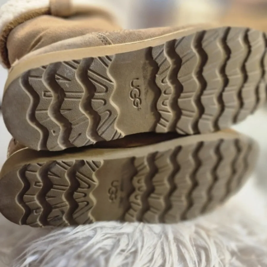 بوت برند اورجینال Ugg