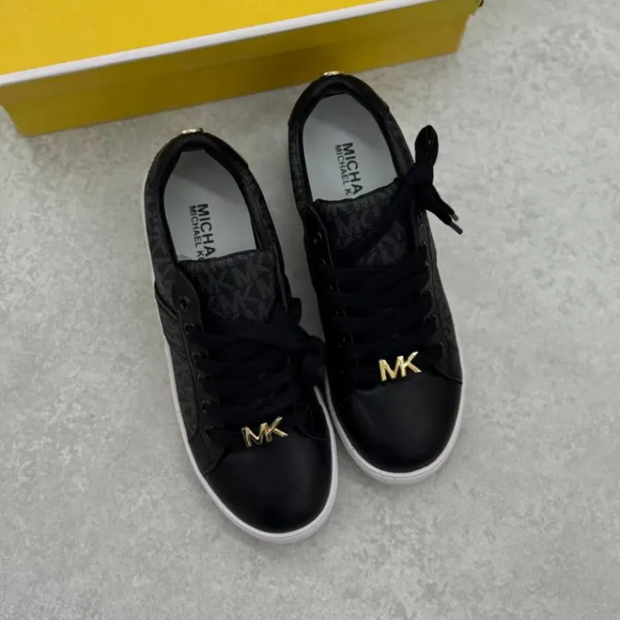 کتونی مایکل کورس