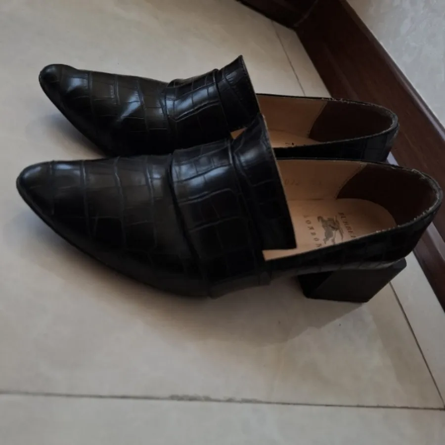 کالج  و کتونی  و صندل