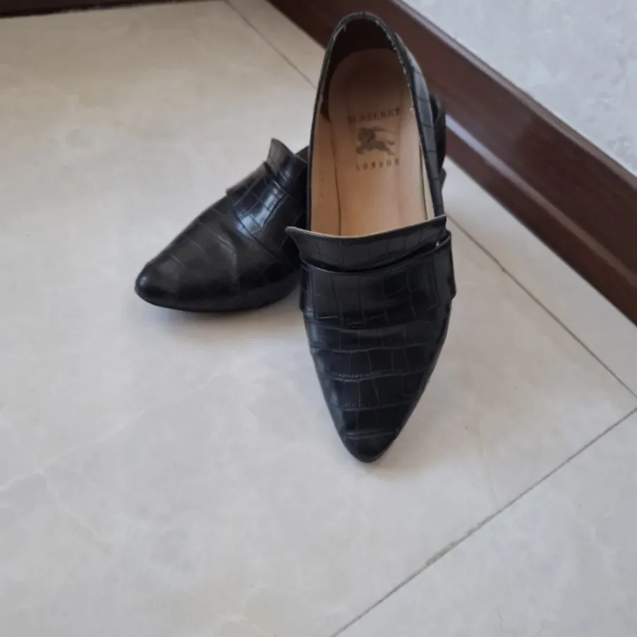 کالج  و کتونی  و صندل