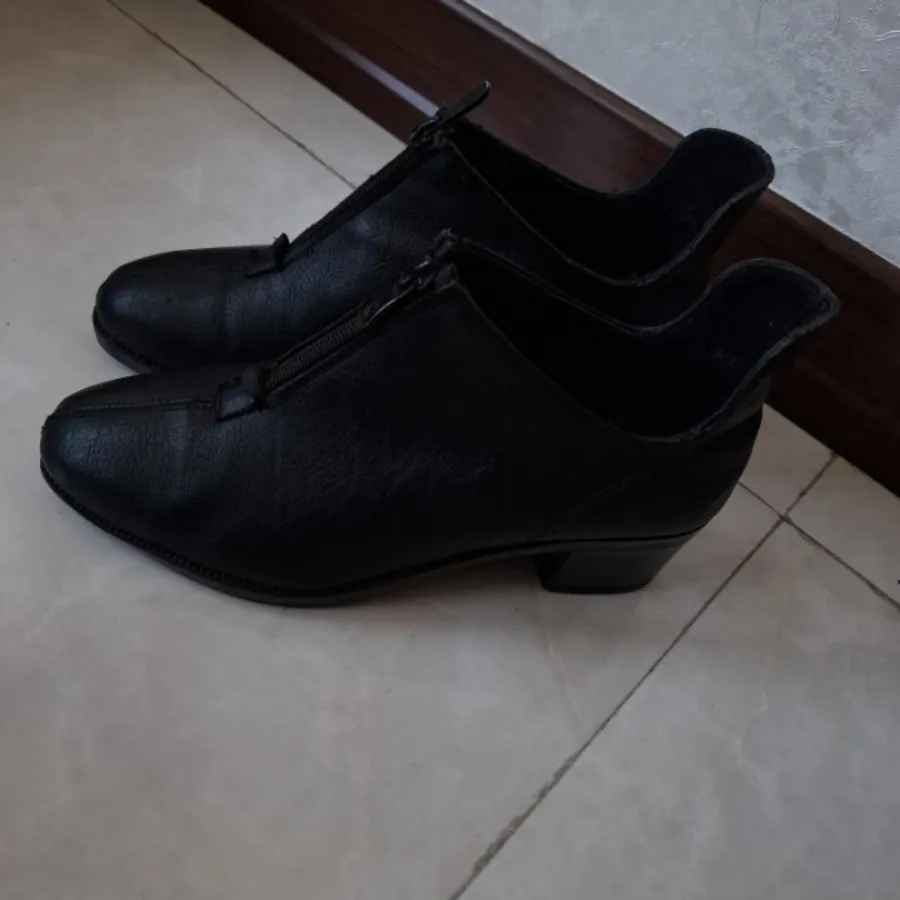 کالج  و کتونی  و صندل