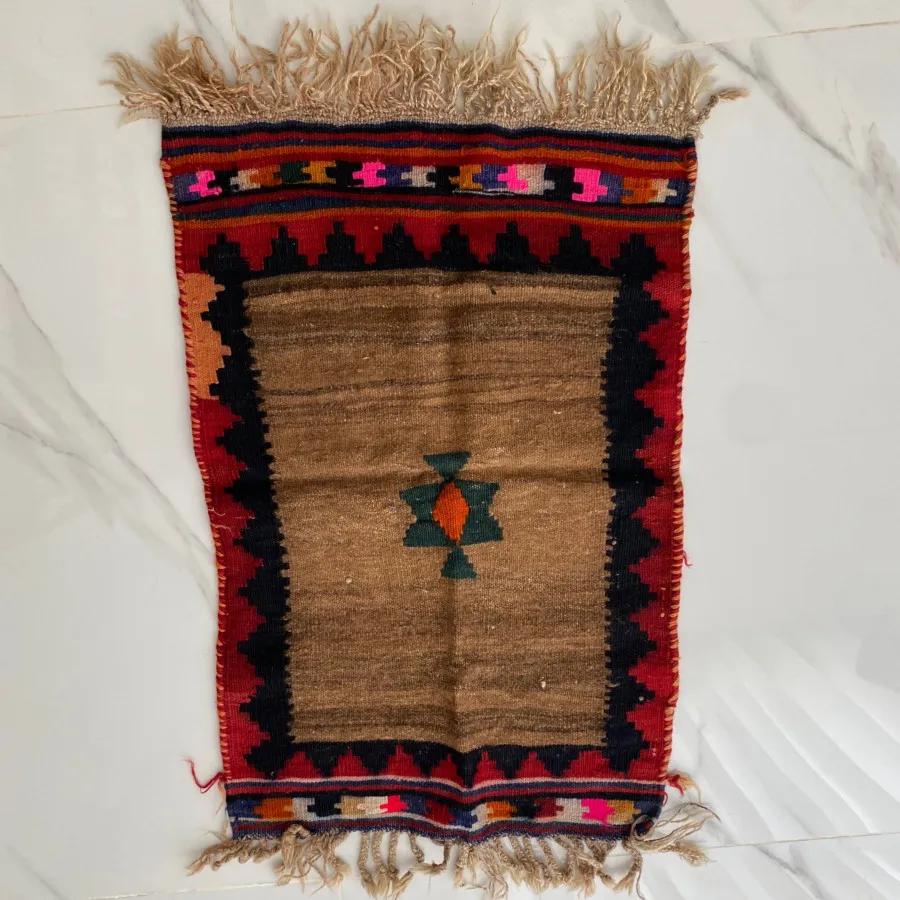 دکوری دیوار