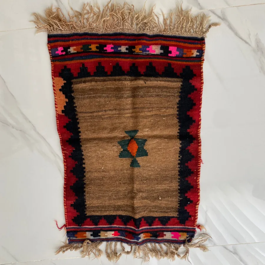دکوری دیوار