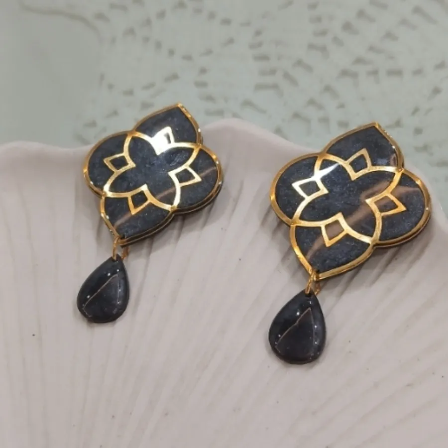 گوشواره طلایی مشکی