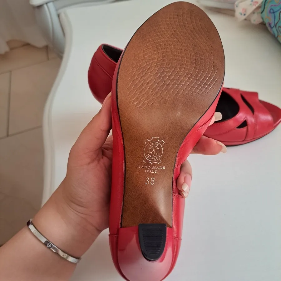 کفش چرم پاشنه دار