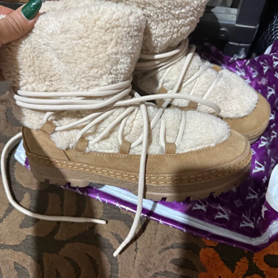 بوت اویشو سایز 39