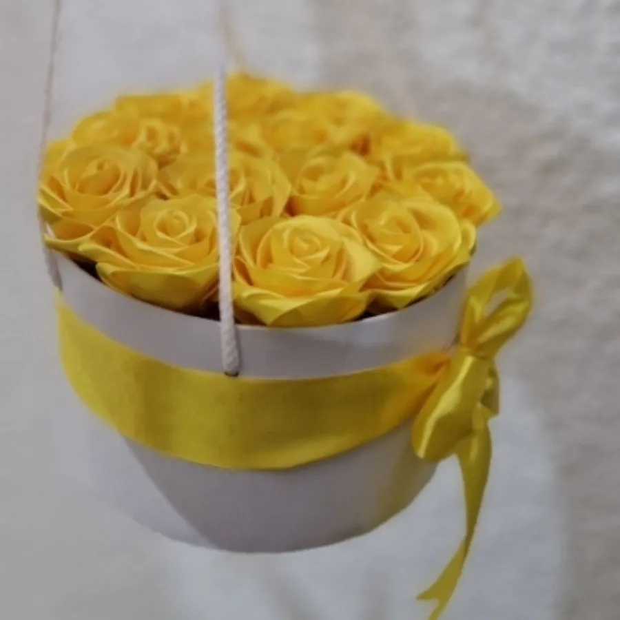 باوس هدیه گل رز روبانی