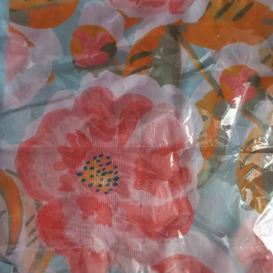 روسری آبی گلی