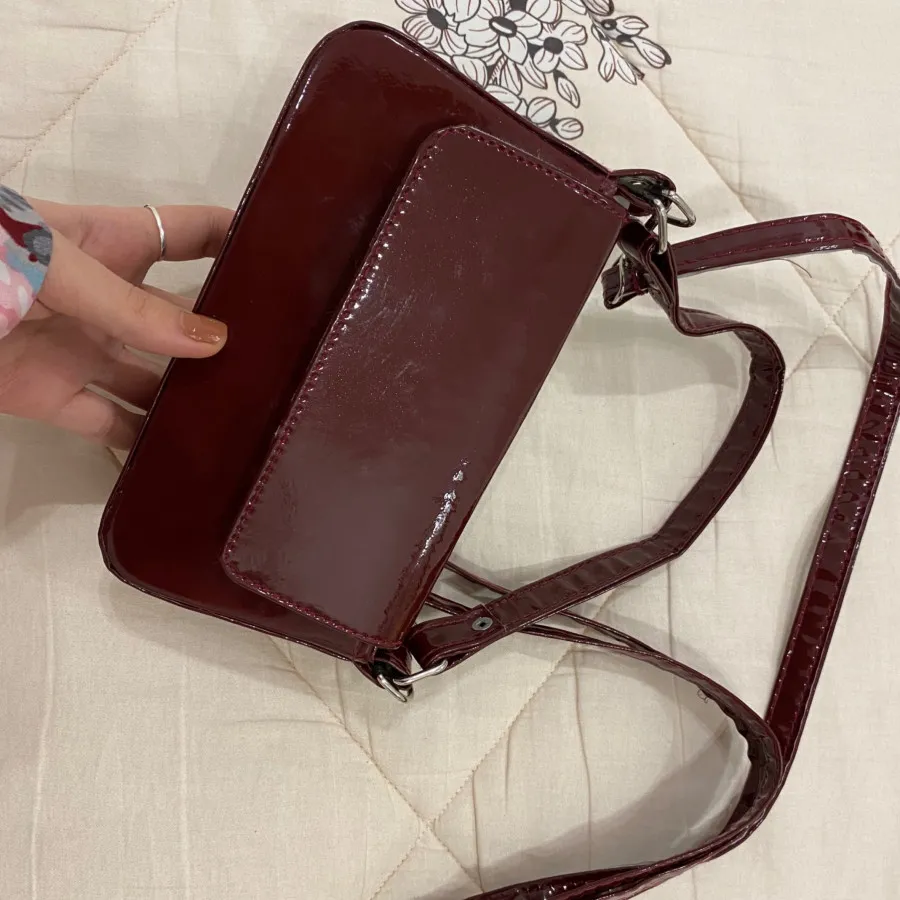 کیف زرشکی