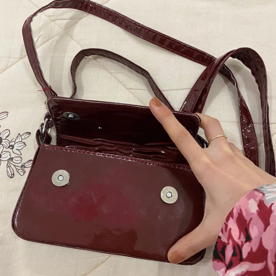 کیف زرشکی