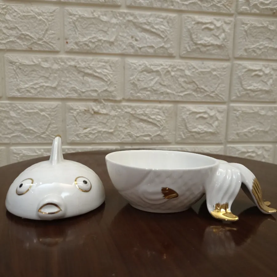 قندان، شکلات و نقل خوری