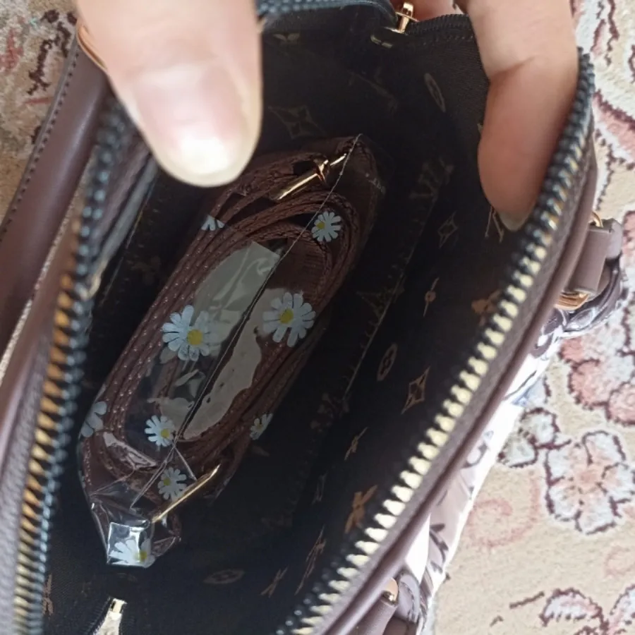 کیف قهوه ای