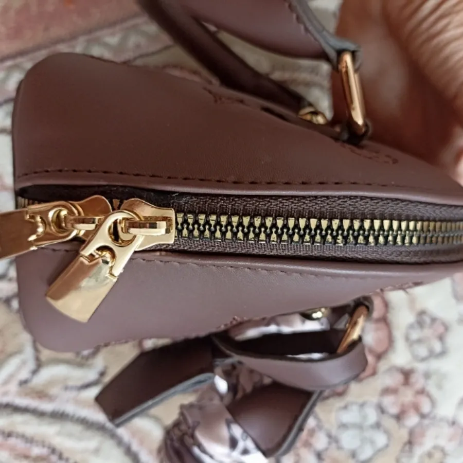 کیف قهوه ای