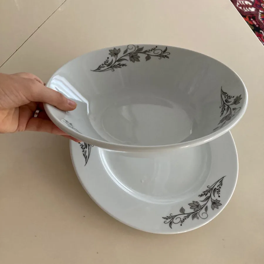 دوتا ظرف سرو