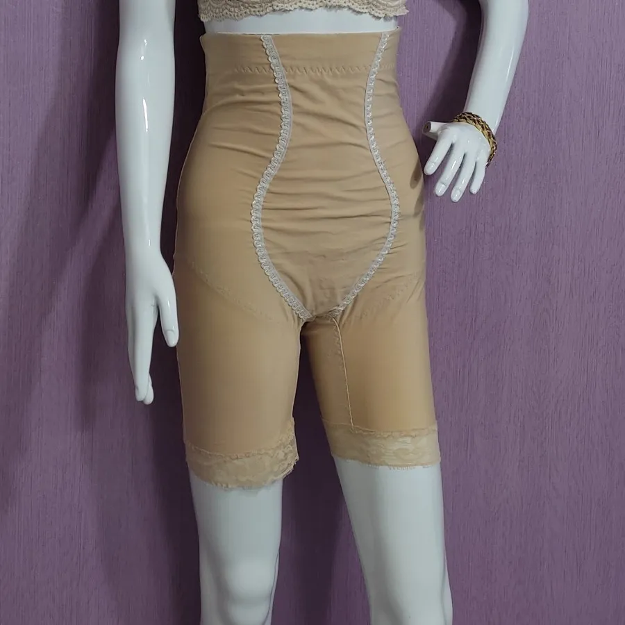 گن لاغری شلوارکی