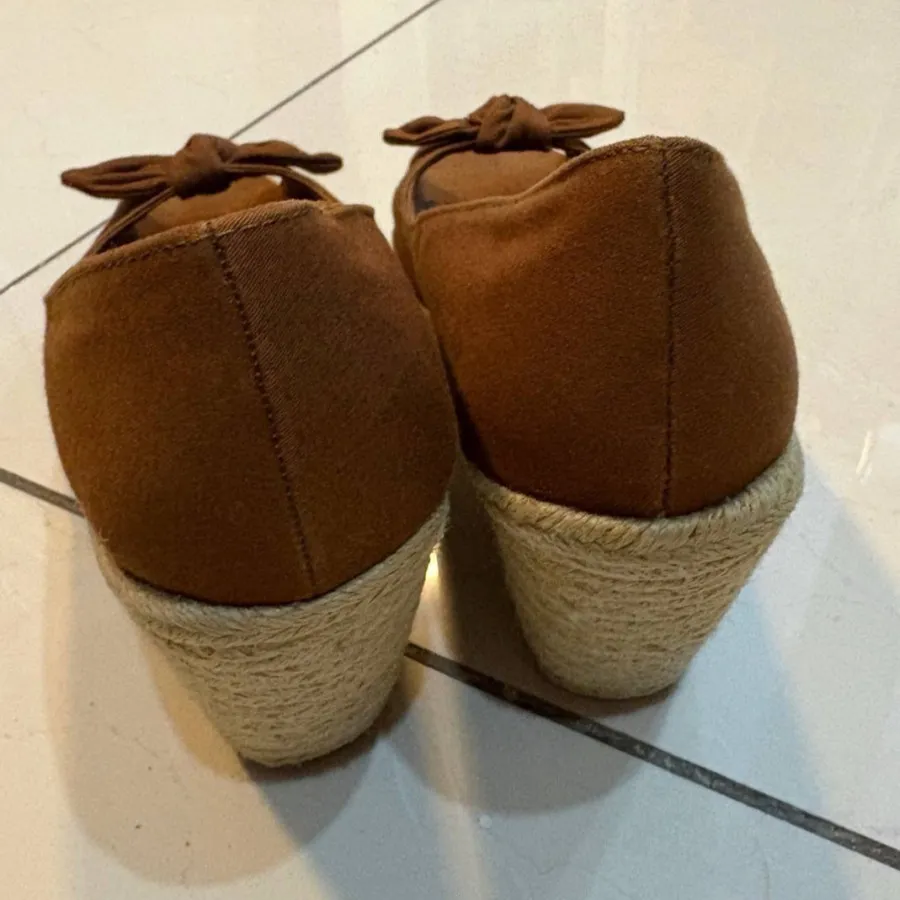 صندل پاشنه کنفی bershka