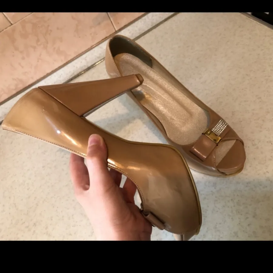 کفش نسکافه ای